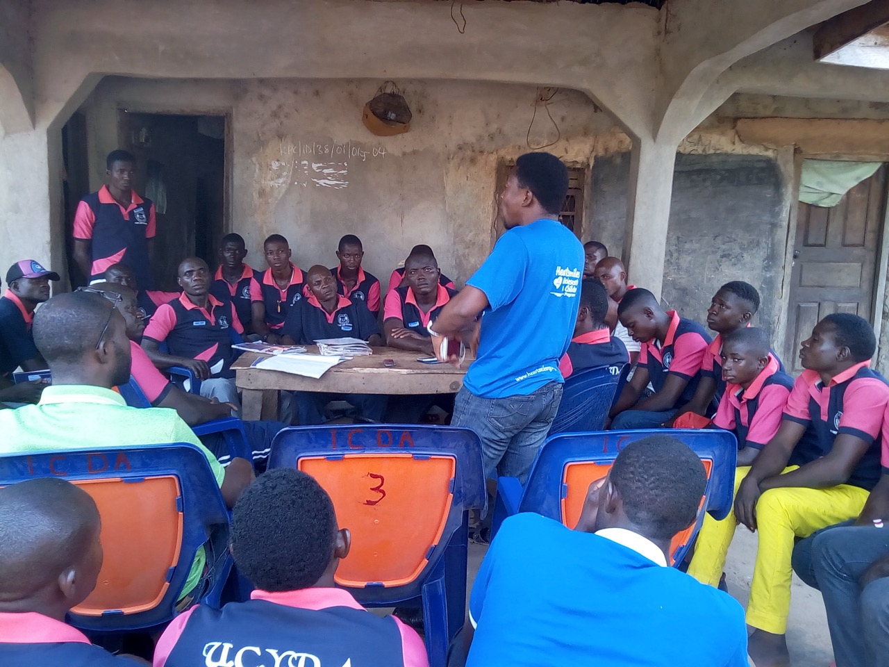 A Heartsmiles facilitator leading a classroom session on emotional wellbeing.